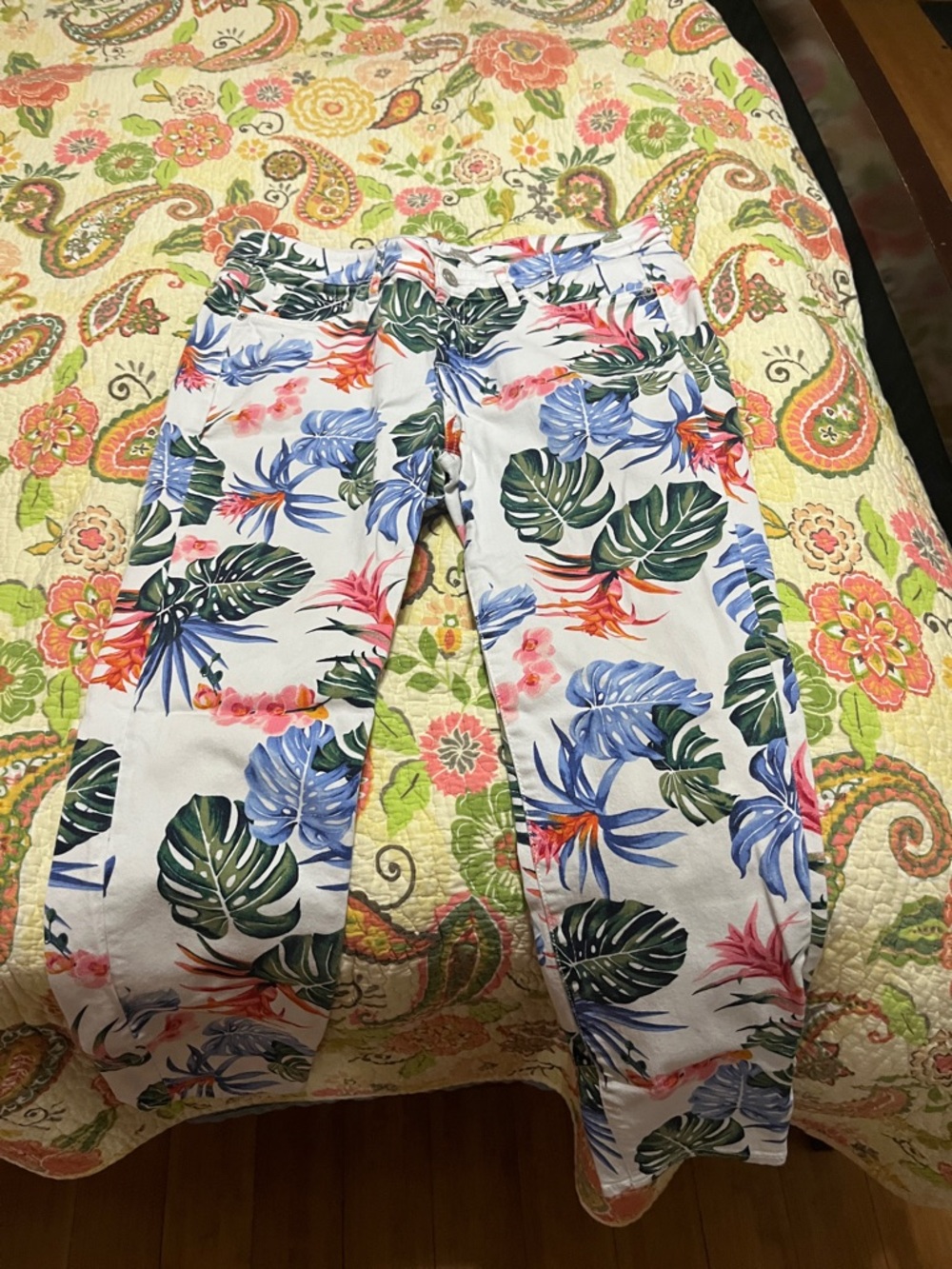 Tommy Bahama White Tropical Leaf Print Women’s Denim Jeans